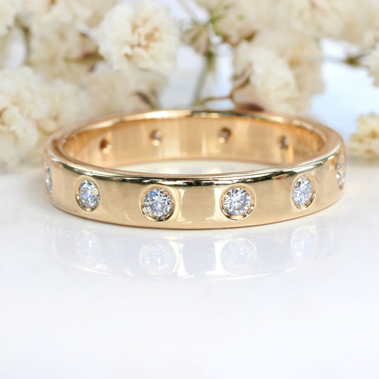 18ct Rose Gold 3.5mm Flat Polished 12 Diamond Wedding Ring