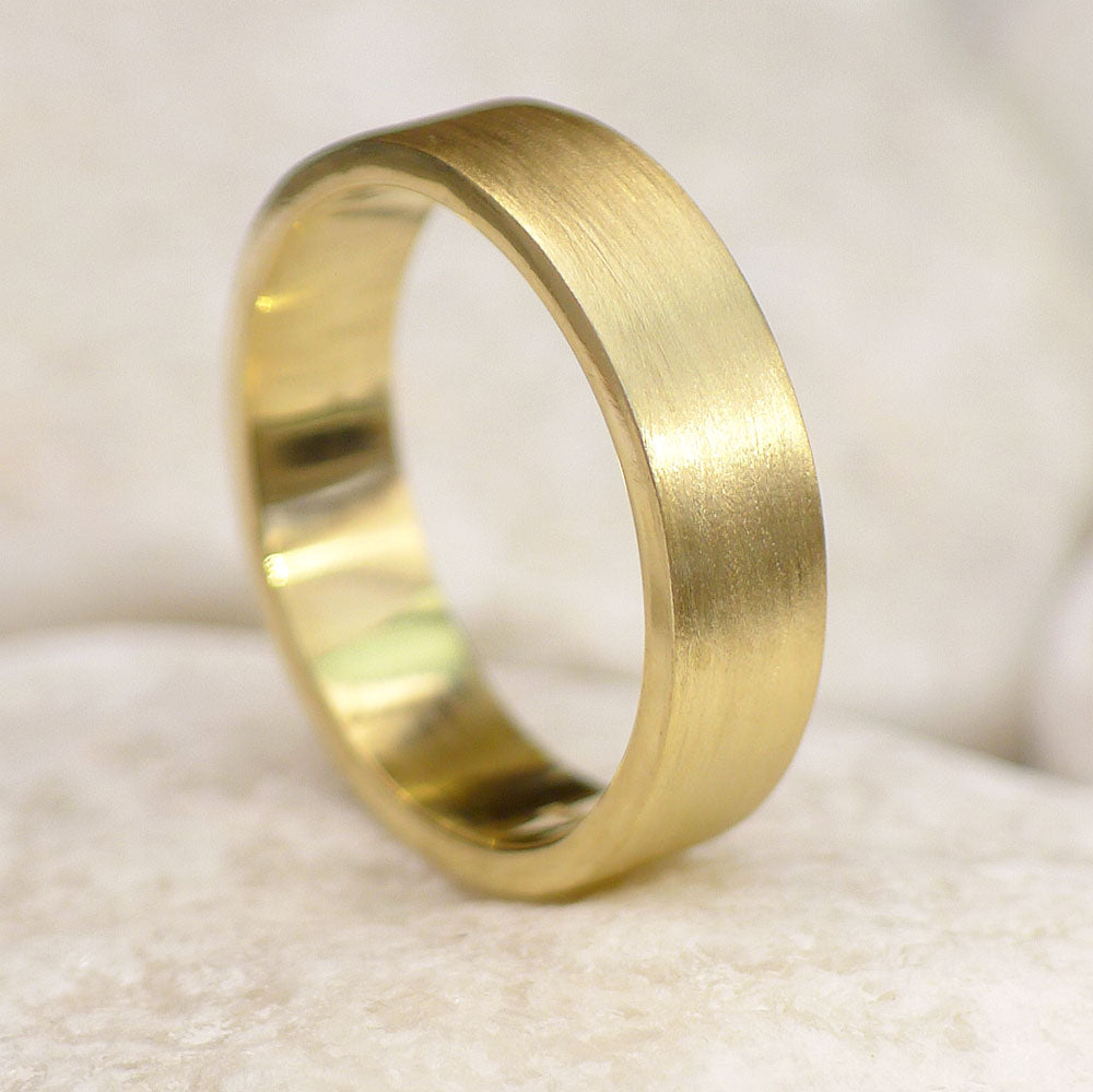 5mm Wide 18ct Gold Wedding Ring