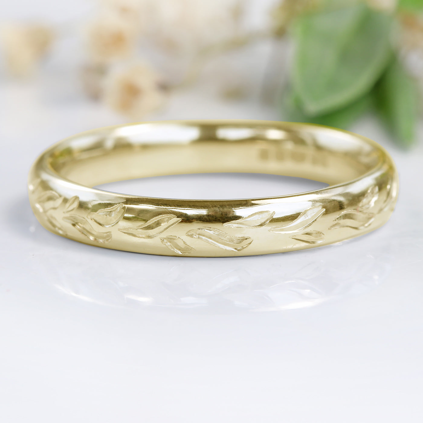 18ct Gold Engraved Leaves 3mm Comfort Fit Court Wedding Ring