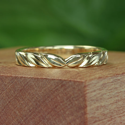 18ct Gold Leaf Wedding Ring