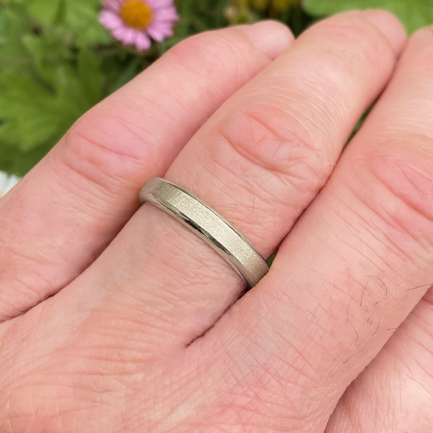 White Gold 4mm Bevelled Edge Wedding Ring