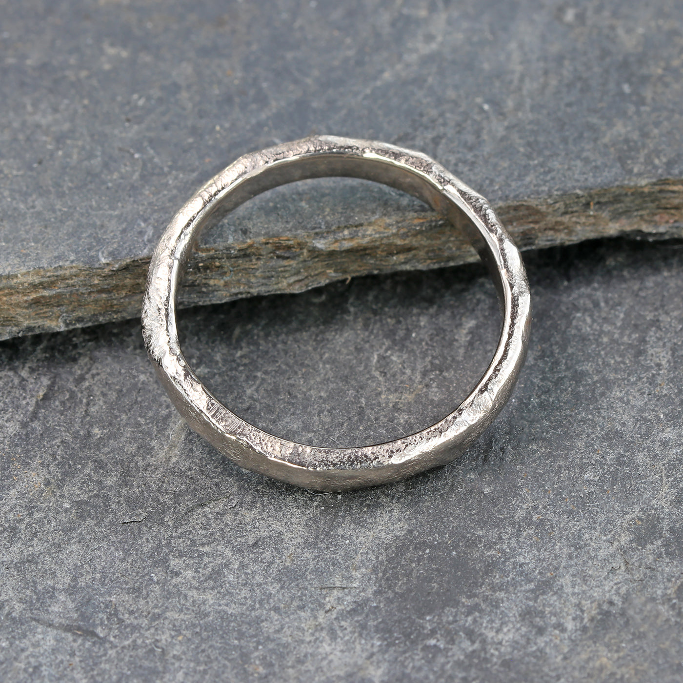 18ct White Gold 3mm Mineral Wedding Ring
