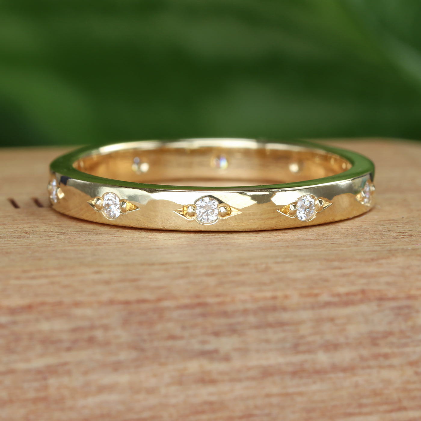 18ct Gold Engraved Bead-Set Diamond Wedding Ring