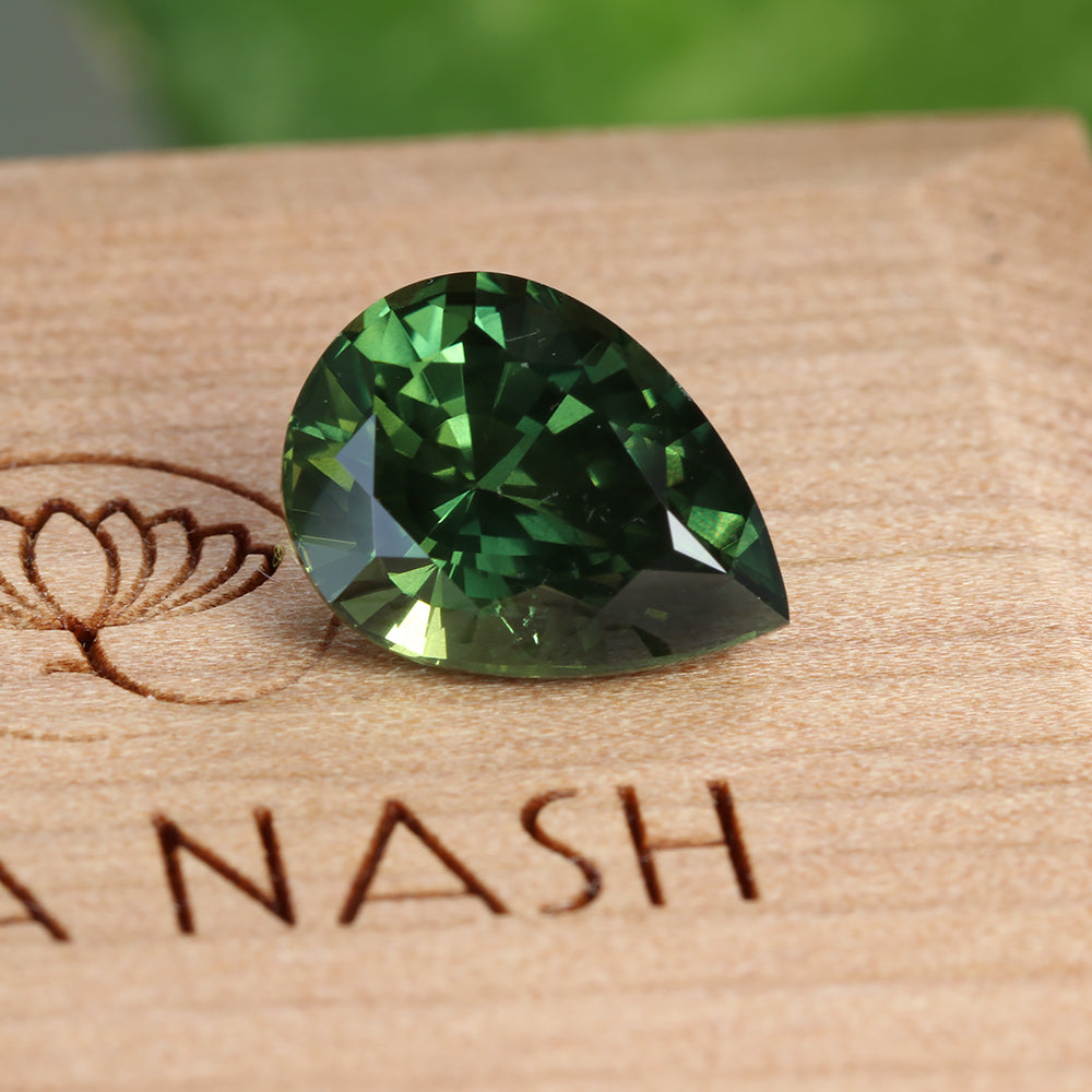 Fair Trade Green Sapphire - 11.00 x 8.00mm 4.10ct  SAPR24001