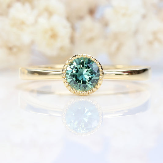 Teal Green Sapphire Solitaire Engagement Ring in 18ct Gold (Size K, Resize I – M)