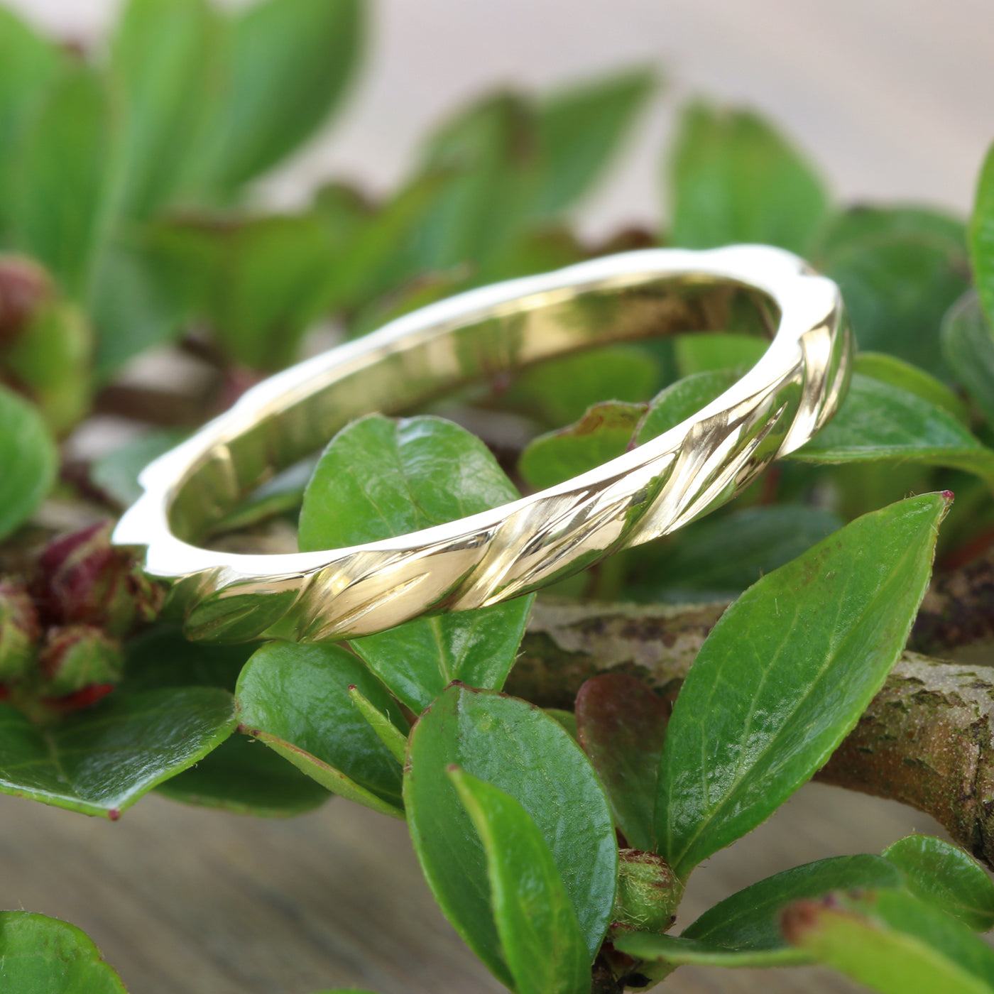 18ct Gold Slim Carved Leaves Wedding Ring