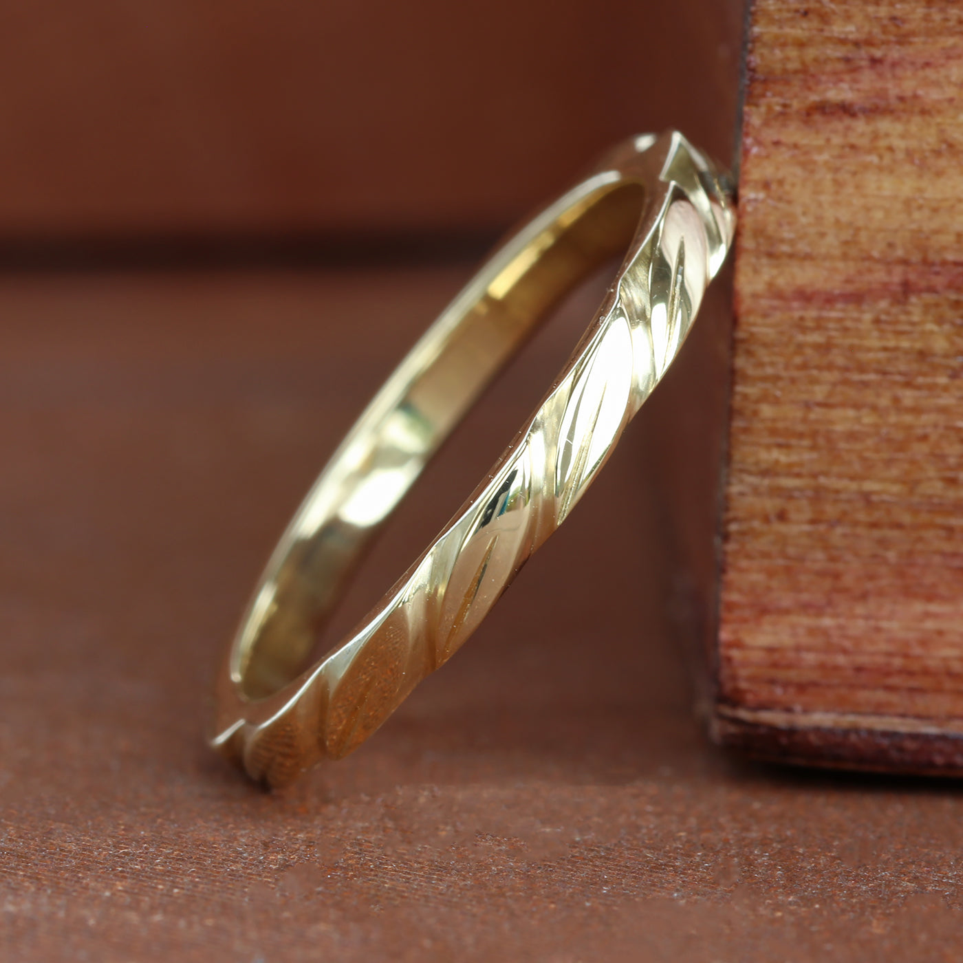 18ct Gold Slim Carved Leaves Wedding Ring