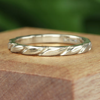 950 Platinum Slim Leaves Wedding Ring