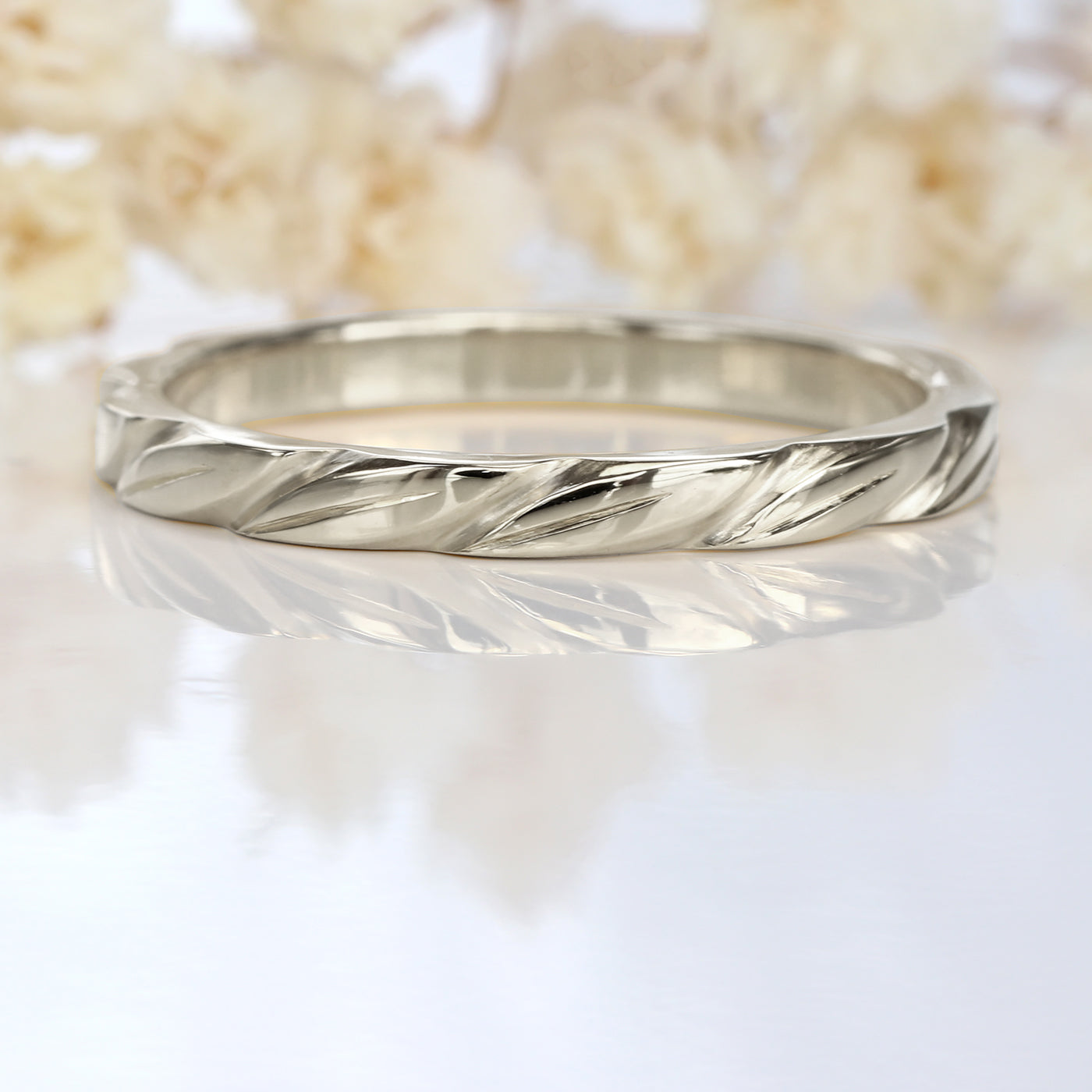 950 Platinum Slim Leaves Wedding Ring