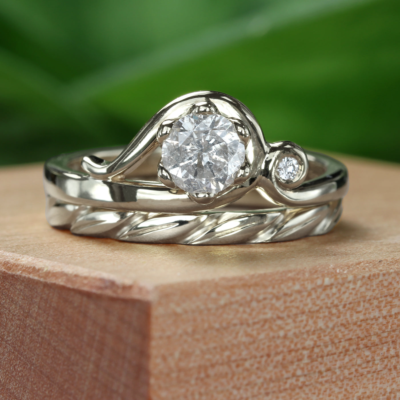 950 Platinum Slim Leaves Wedding Ring