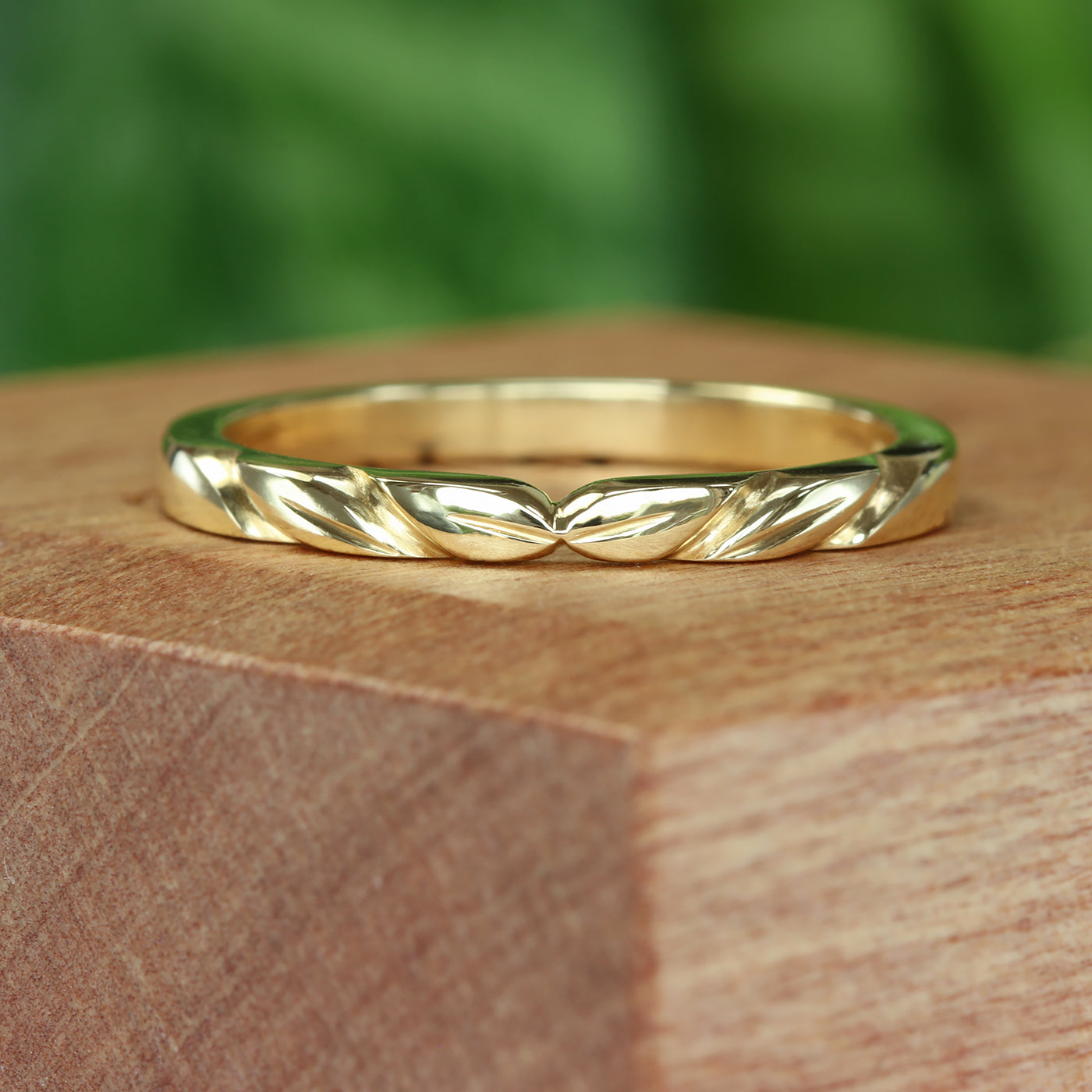 18ct Gold Slim Leaf Wedding Ring