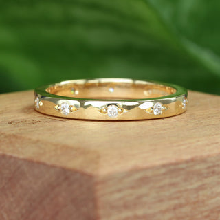 18ct Gold Engraved Bead-Set Diamond Wedding Ring