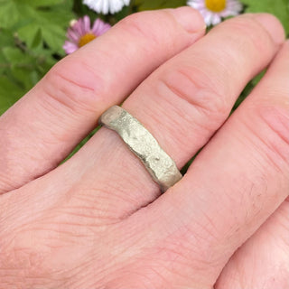 18ct White Gold 5mm Mineral Wedding Ring