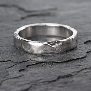 4mm Mineral Wedding Ring in 950 Platinum – Size P