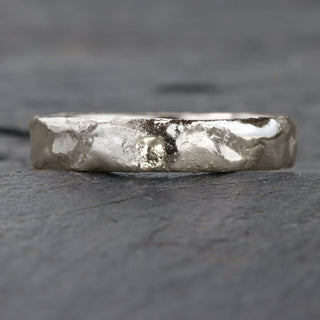 4mm Mineral Wedding Ring in 950 Platinum – Size P