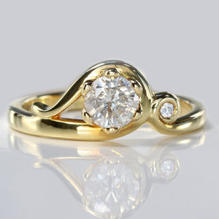 Lilia Nash Art Nouveau style 18ct gold ring set with a diamond accent