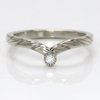 950 platinum solitaire diamond wishbone wedding band with hand carved leaves