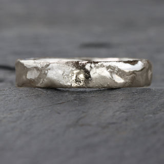 4mm Mineral Wedding Ring in 950 Platinum – Size P