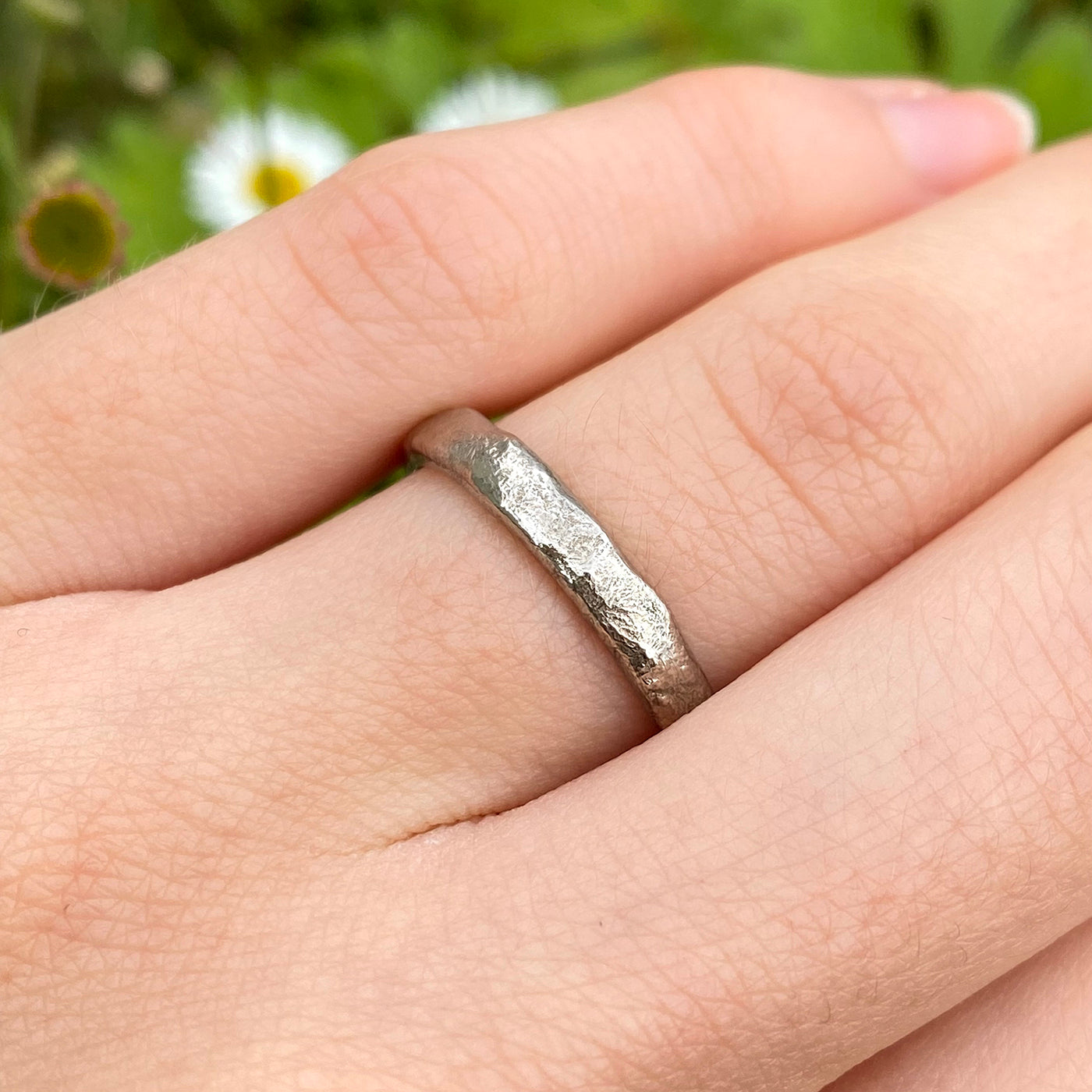 18ct White Gold 3mm Mineral Wedding Ring