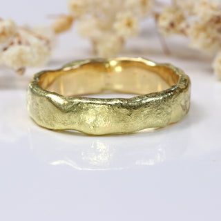 5mm Mineral Wedding Ring in 18ct Gold – Size T