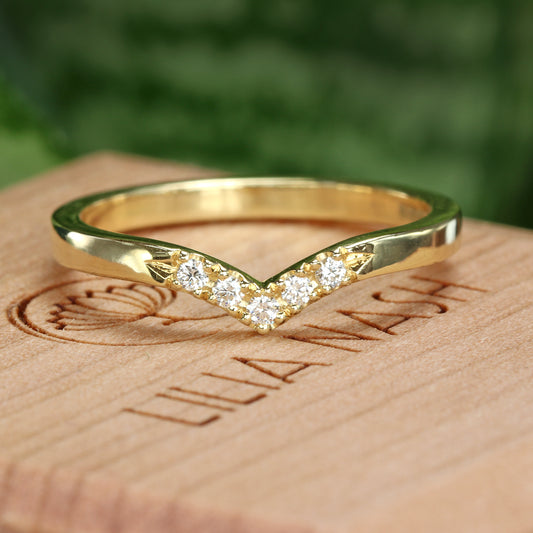 18ct Gold Pavé Diamond Wishbone Wedding Ring