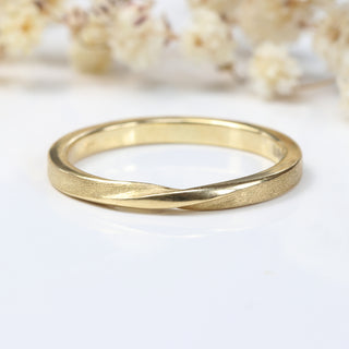 18ct Gold Slim 2mm Spun Silk Ribbon Twist Wedding Ring – Size L (Resize G – L 1/2)