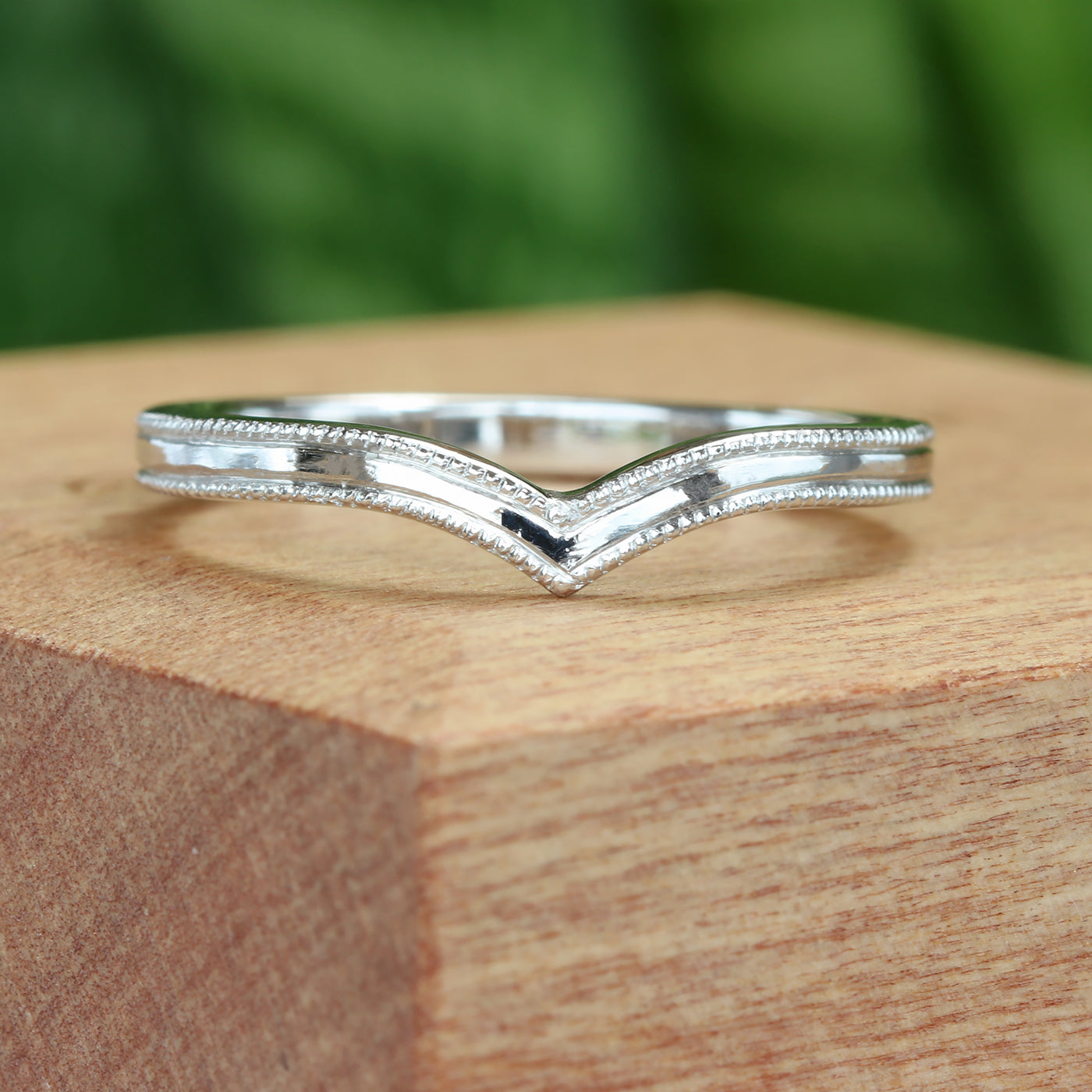 950 Platinum Milgrain Engraved Wishbone Wedding Ring