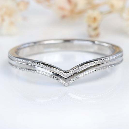 950 Platinum Milgrain Engraved Wishbone Wedding Ring (Size L)