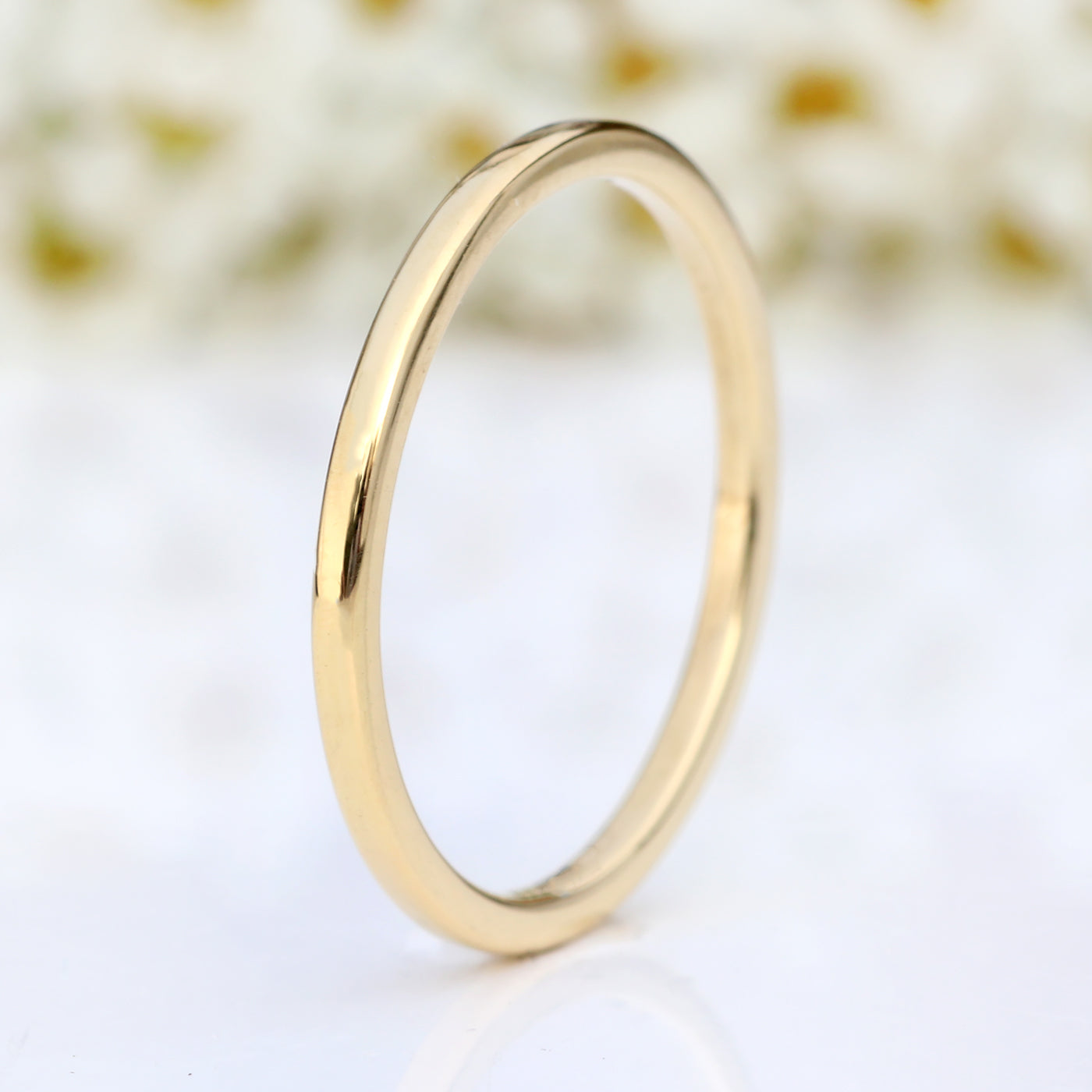 18ct gold slim halo wedding ring