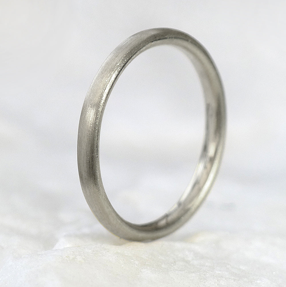 2mm comfort fit ring in white gold
