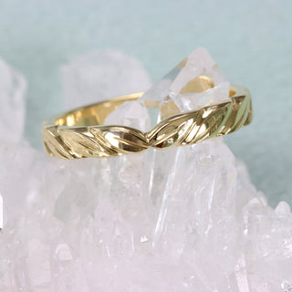 18ct Gold Leaf Wedding Ring - in stock size M (Resize G - M 1/2)