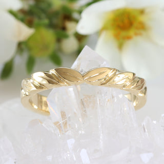18ct Gold Leaf Wedding Ring - in stock size M (Resize G - M 1/2)