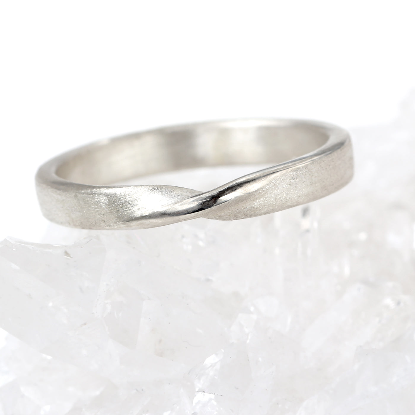 18ct White Gold 3mm Spun Silk Ribbon Twist Wedding Ring