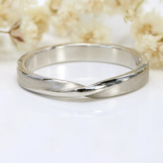18ct White Gold 3mm Spun Silk Ribbon Twist Wedding Ring