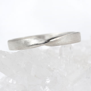 18ct White Gold 3mm Spun Silk Ribbon Twist Wedding Ring