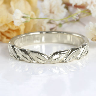 18ct White Gold Leaf Wedding Ring