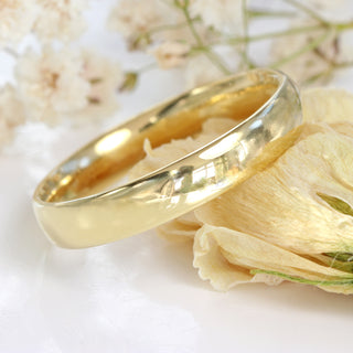 18ct Gold 4mm Comfort / Court Wedding Ring