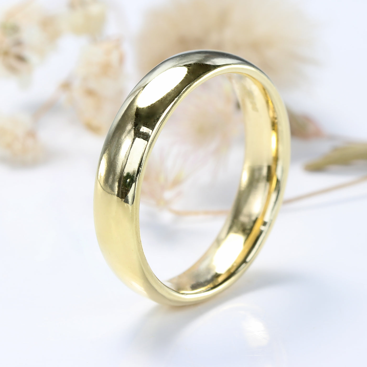 18ct Gold Polished 5mm Comfort Fit (Court) Wedding Ring