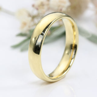 18ct Gold Polished 5mm Comfort Fit (Court) Wedding Ring