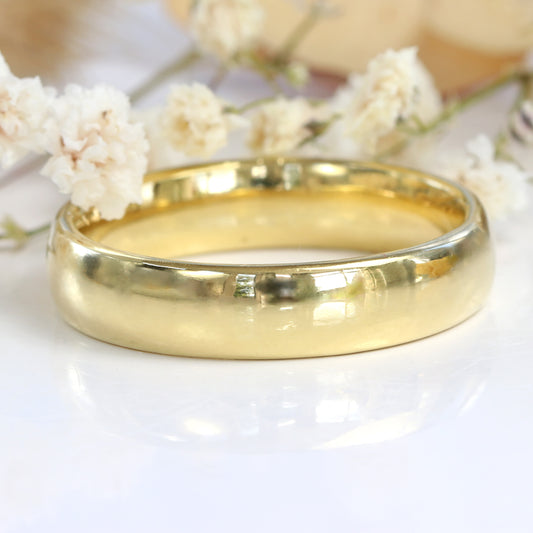 18ct Gold Polished 5mm Comfort Fit (Court) Wedding Ring
