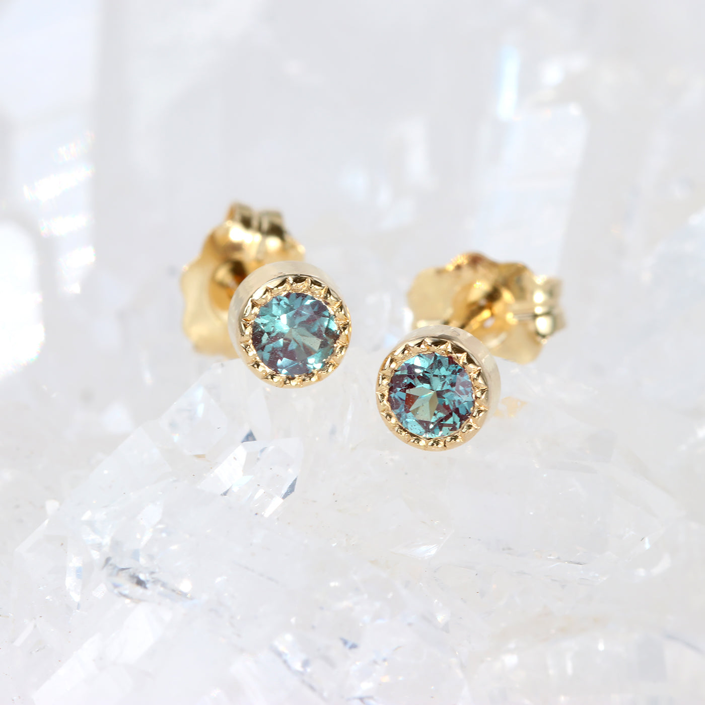 18ct Gold Alexandrite Solitaire Stud Earrings (June Birthstone)