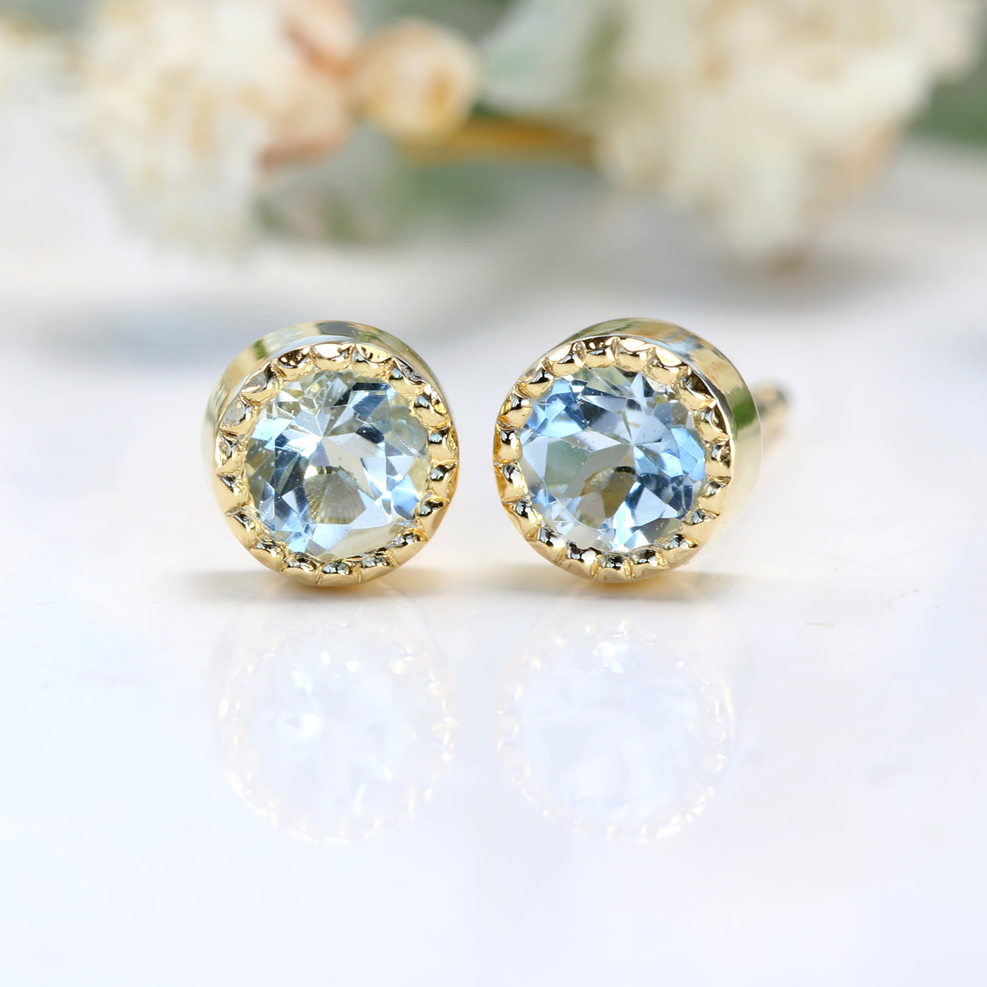 Aquamarine Stud Earrings in 18ct Gold (March Birthstone)