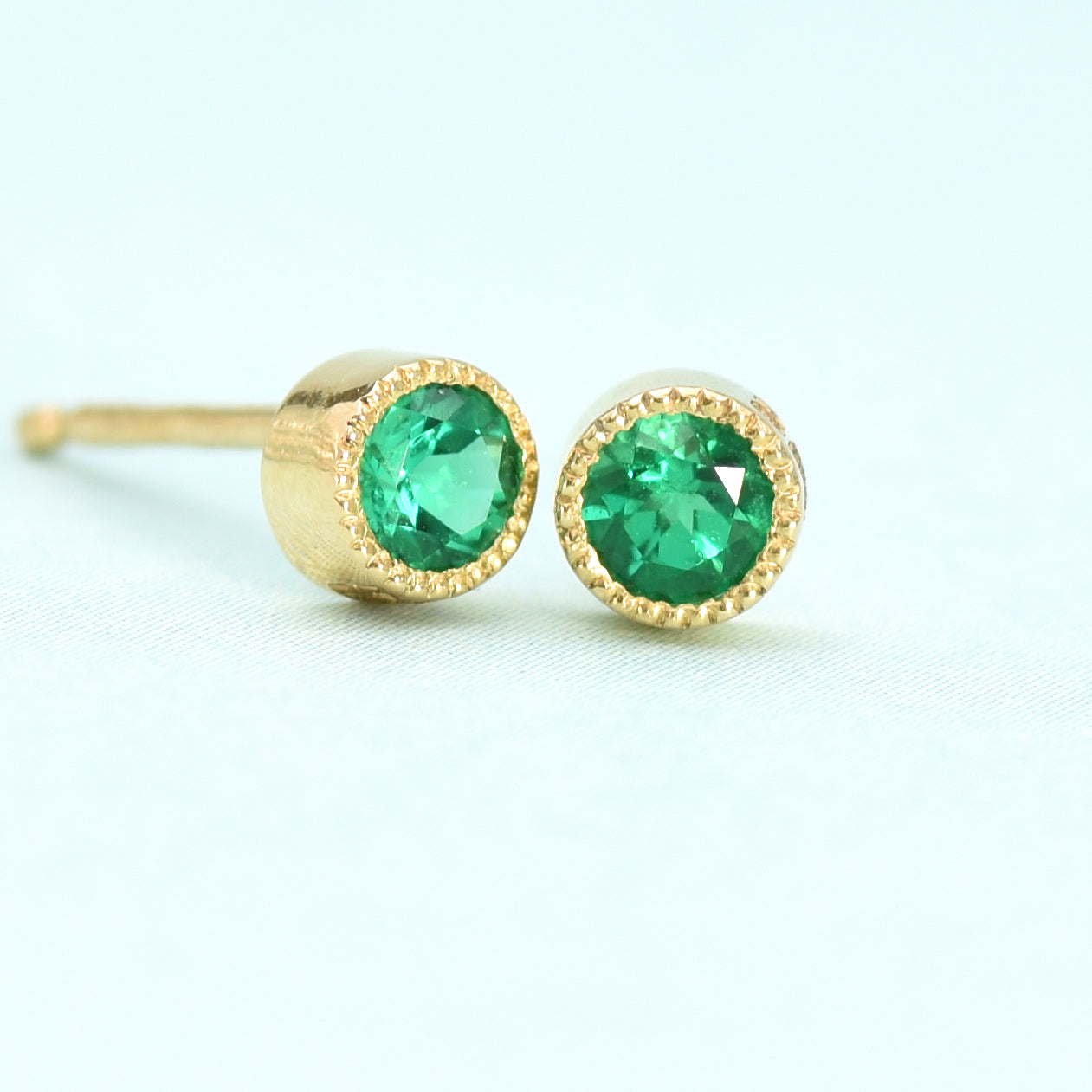 Emerald Stud Earrings in 18ct Gold (May Birthstone) – Lilia Nash