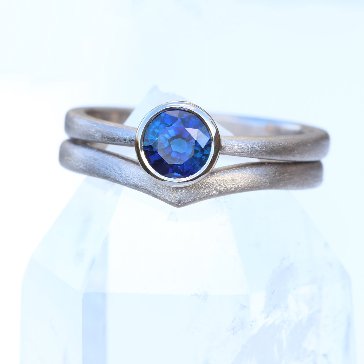 blue sapphire wishbone ring set