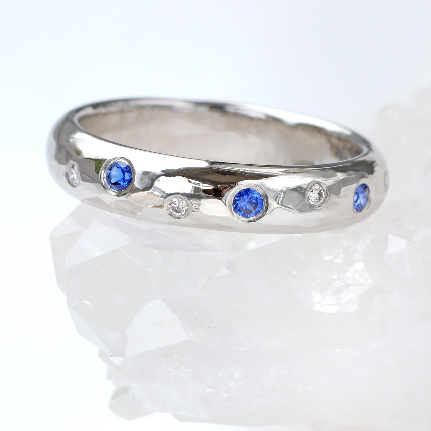 18ct White Gold Blue Sapphire & Diamond Ring (Size K)