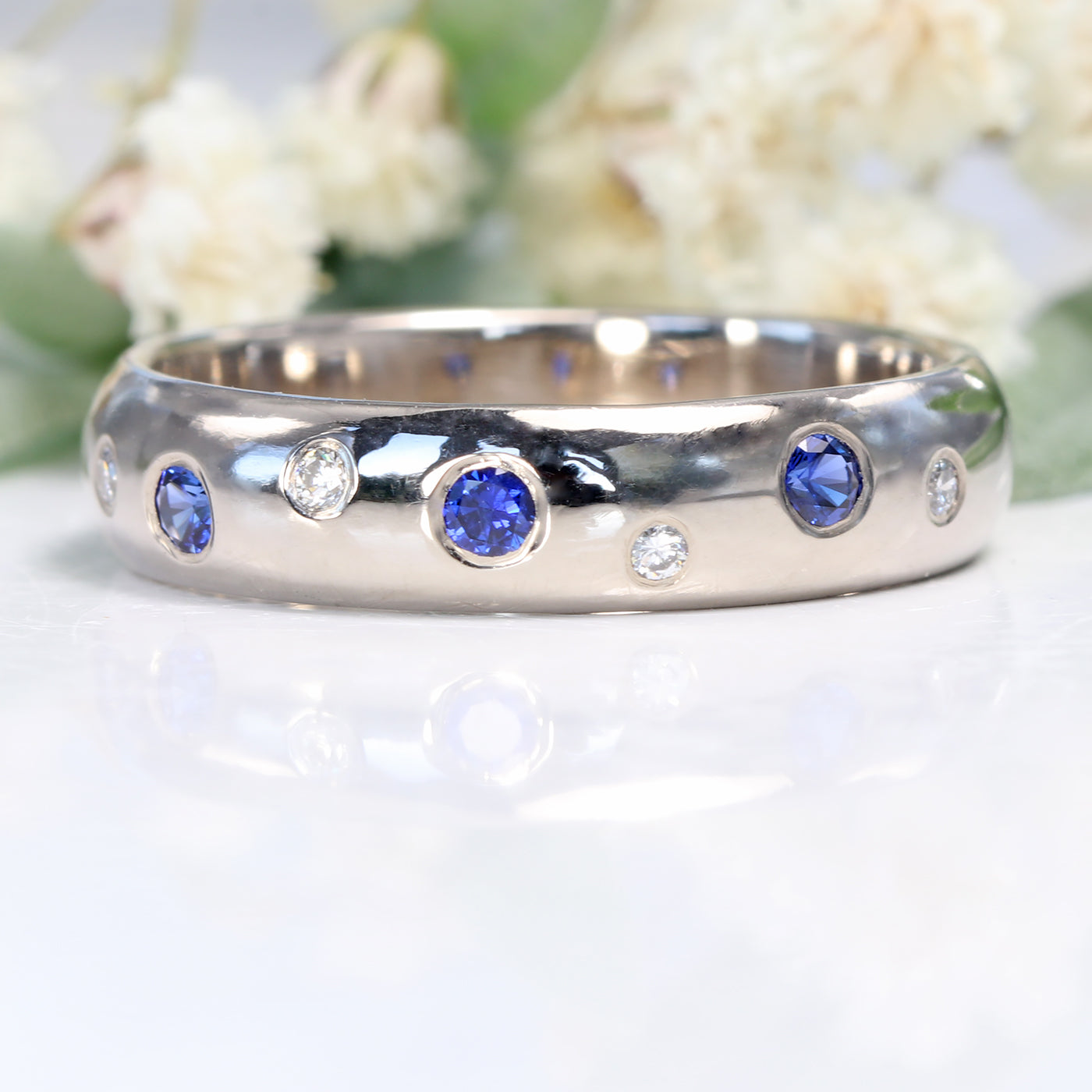 18ct White Gold Blue Sapphire & Diamond Ring (Size K)