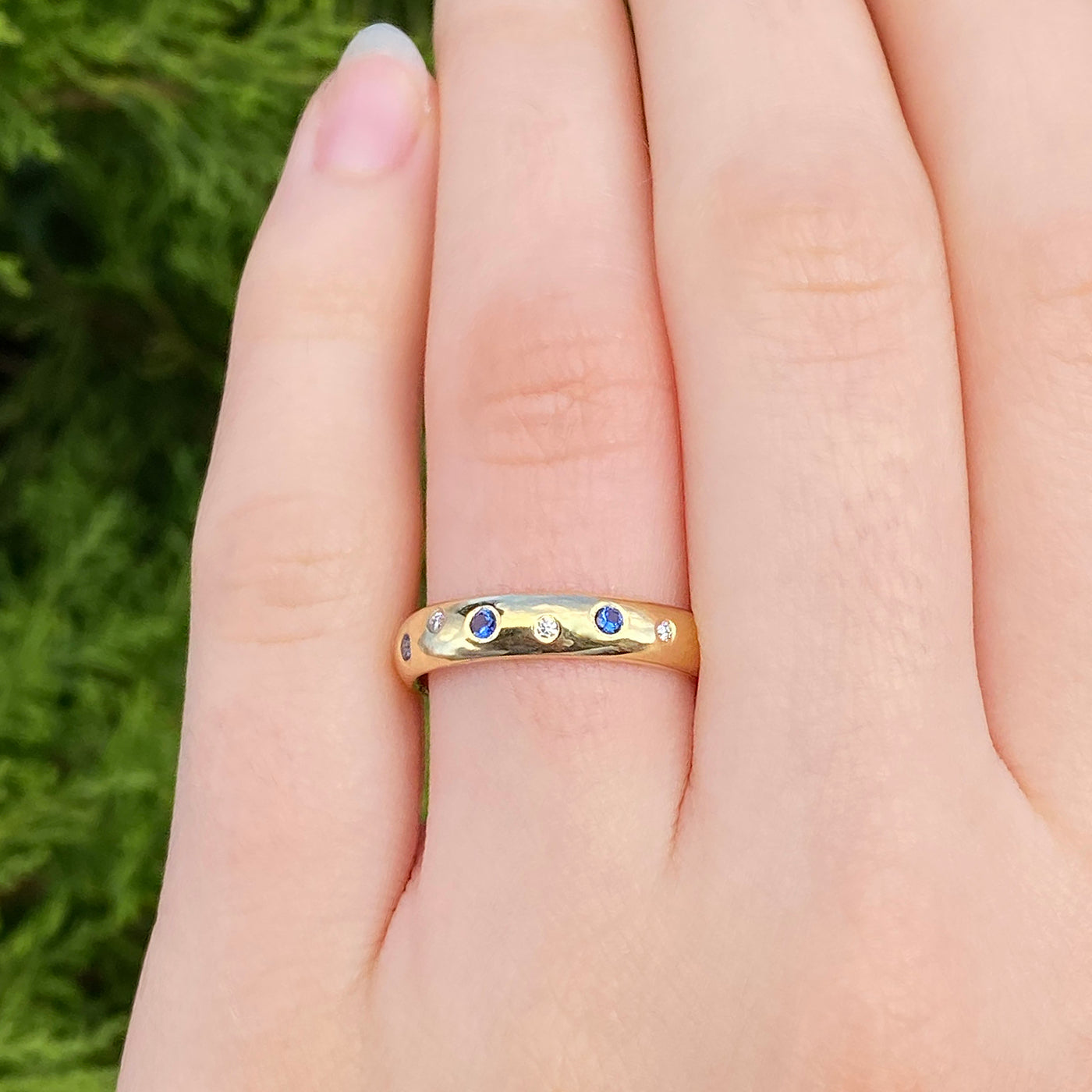 18ct Gold Blue Sapphire & Diamond Ring (Size N)
