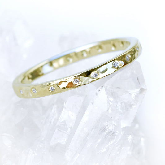 18ct Gold Slim Hammered 20 Diamond Wedding Ring