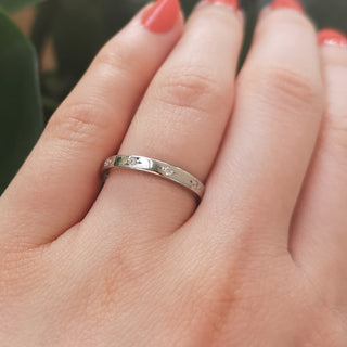 18ct White Gold Engraved Bead-Set Diamond Wedding Ring