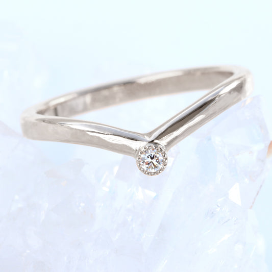 18ct White Gold Solitaire Diamond Wishbone Wedding Ring
